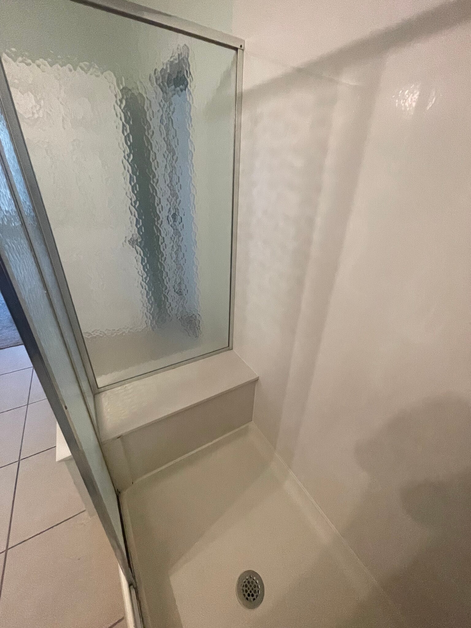 Shower Sitting Bench - 4560 SW 52nd Circle