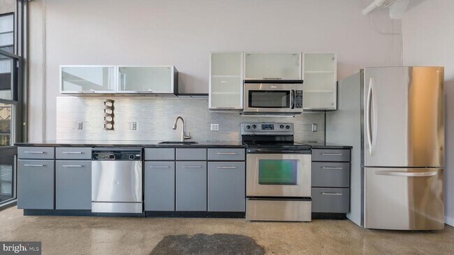 Building Photo - 444 N 4th St