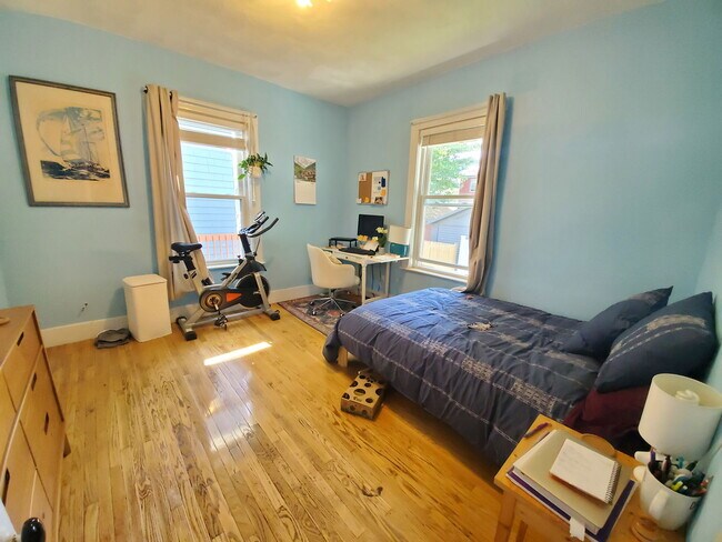 Building Photo - 72 Marshall St