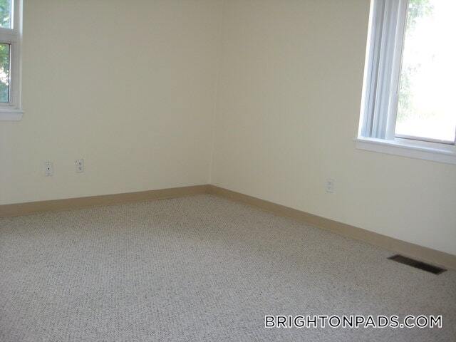 Building Photo - 146 N Beacon St