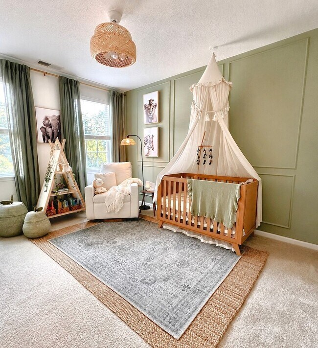 Building Photo - Marketing title- 4 bedroom/ 3 bathrooms- The Promenade at John Tyler
