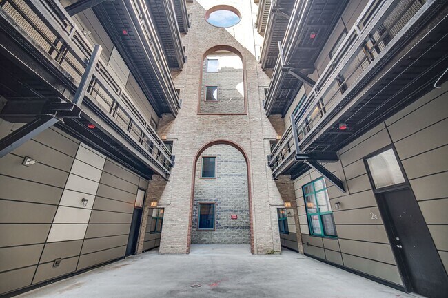 Building Photo - Fulton Market 2 Bed/2 Bath Timber Loft! Brand New Hardwood Floors! Rooftop Deck!