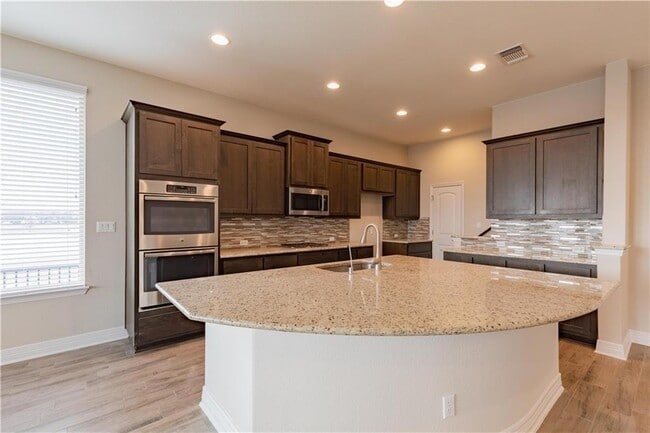 Building Photo - 6224 Lake Teravista Way
