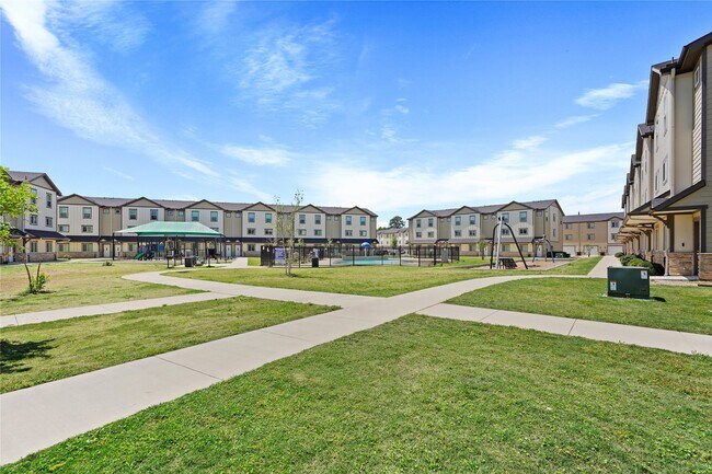 Building Photo - 12603 Telge Rd