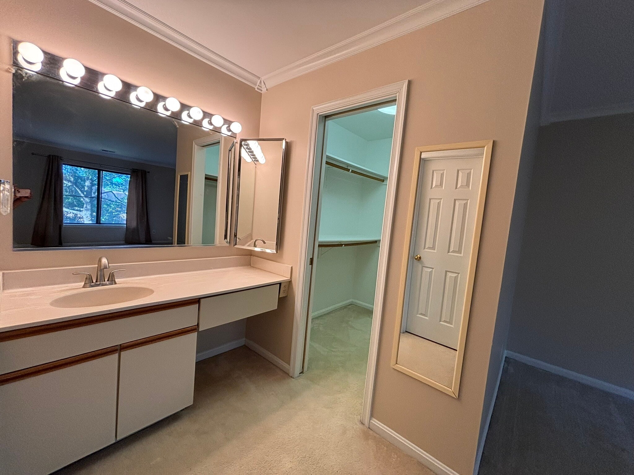 Building Photo - 2807 Lee Oaks Ct
