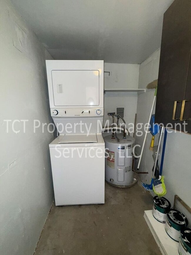Building Photo - Remodeled 55+ Townhome in Mesa