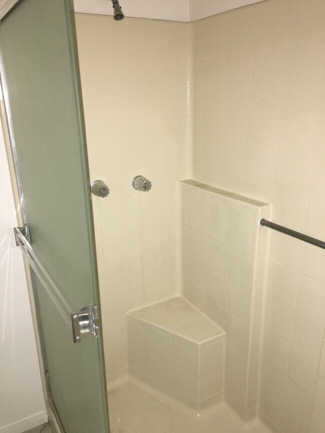 Building Photo - 3 Bedroom / 2 Bathroom Home in Perris