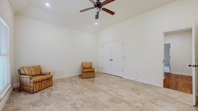 Building Photo - 313 Winding Brook Dr