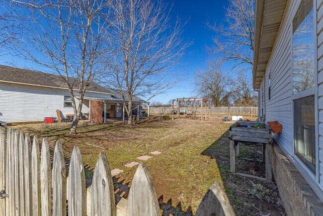 Building Photo - 12840 Ruby Rd