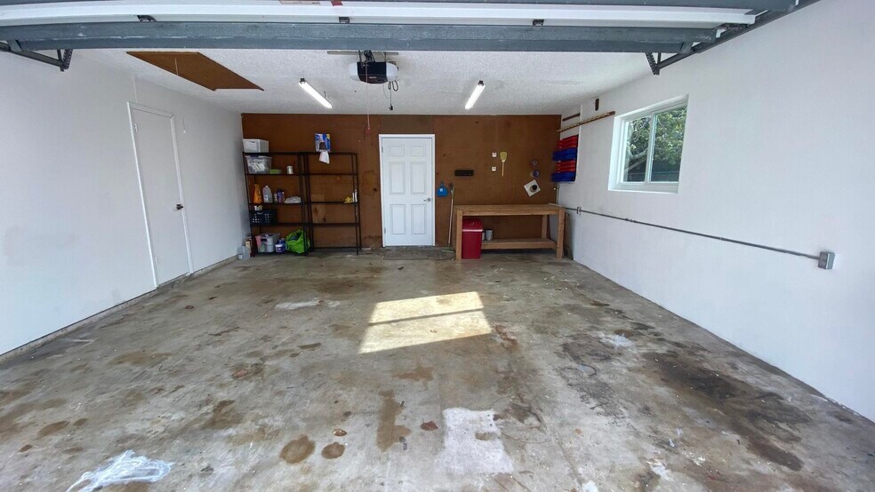 Building Photo - 3100 Indian Trl