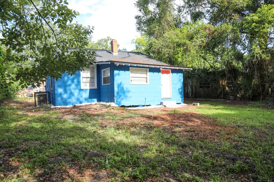 Building Photo - 1831 Bennett St