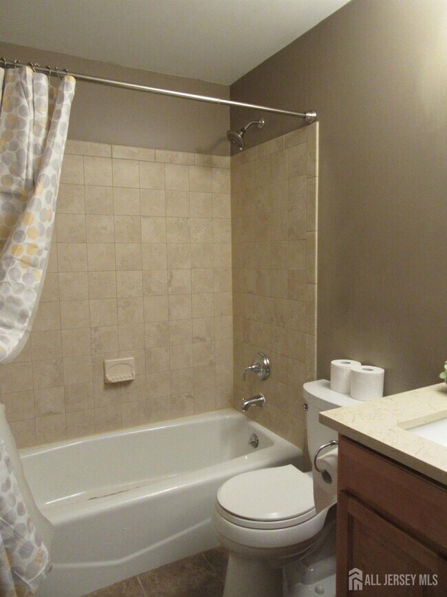 Building Photo - 1608 Ravens Crest Dr