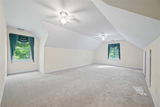 Building Photo - 219 Deerhill Dr