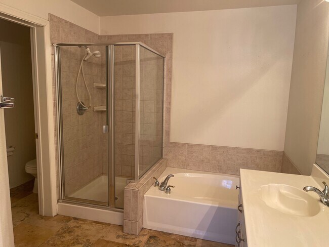 Building Photo - 2246 Sisley Pl
