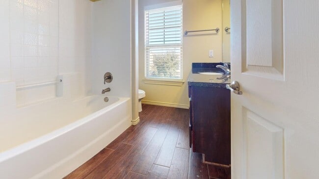 Building Photo - 709 Luther W St