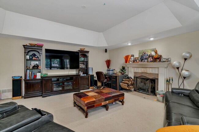 Building Photo - 745 Feather Sound Dr