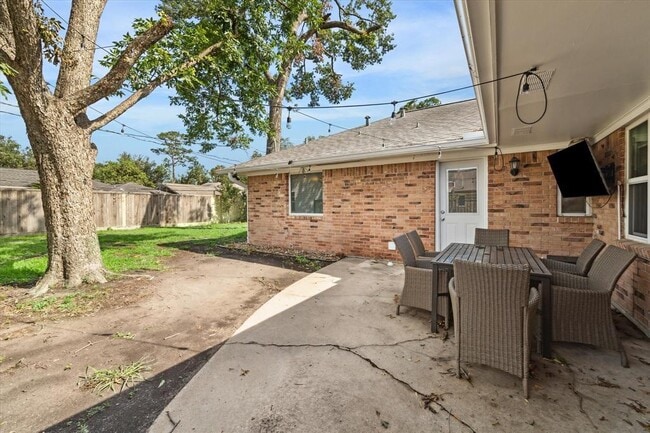 Building Photo - 2034 Millwood Dr