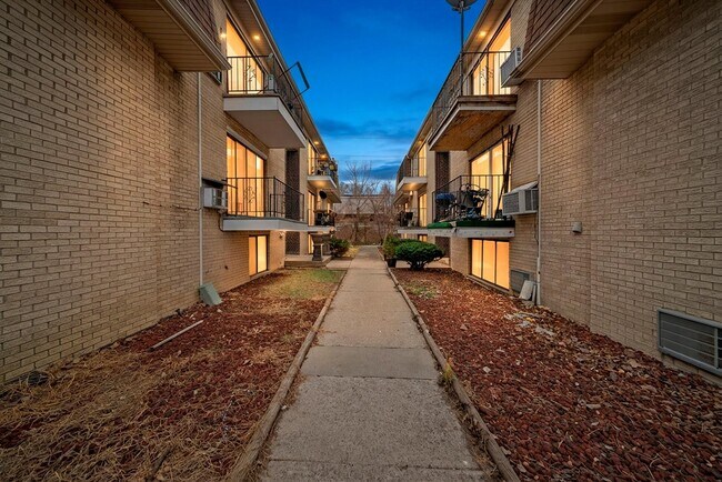 Building Photo - 3241 50th Ct