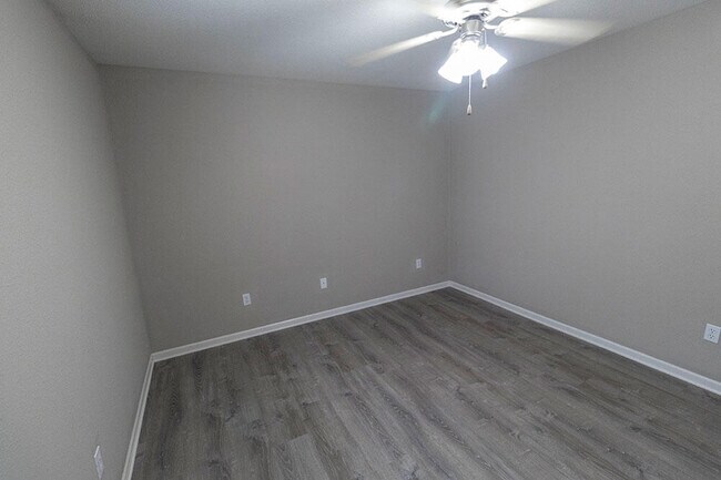 Building Photo - 4001 Snowy Owl Dr