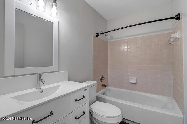 Building Photo - 407 Cassandra Ln