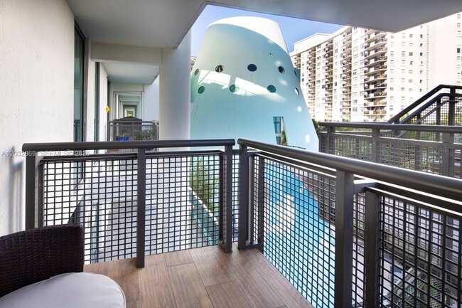 Building Photo - 6000 Collins Ave