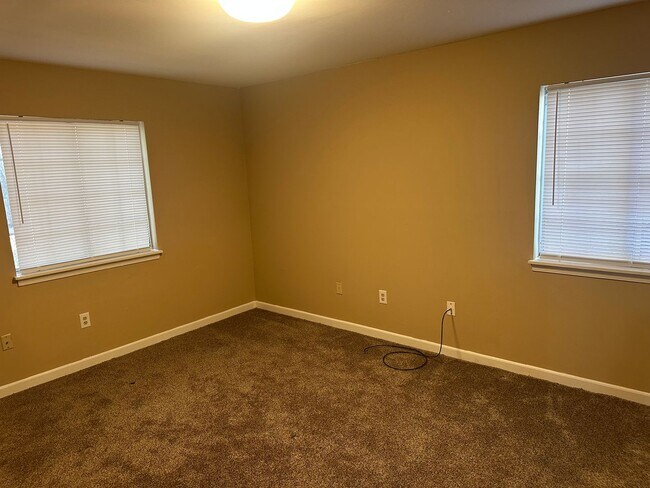 Building Photo - 23 Greenbriar*