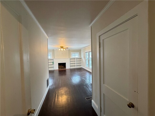 Building Photo - 166 E 3rd St