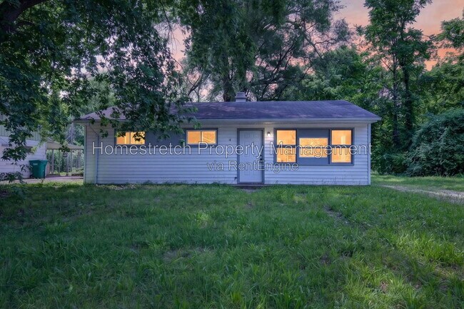 Building Photo - 6 Amelia Dr