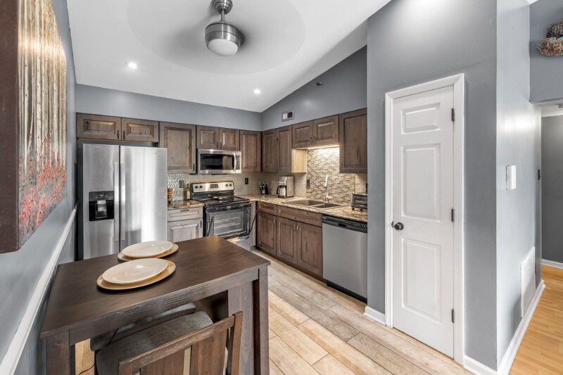 Building Photo - 905 Hanna Pl Ct