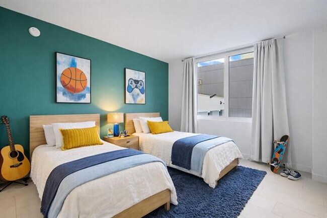 Building Photo - 4250 Biscayne Blvd