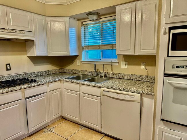 Building Photo - 3110 Indian Wells Ct