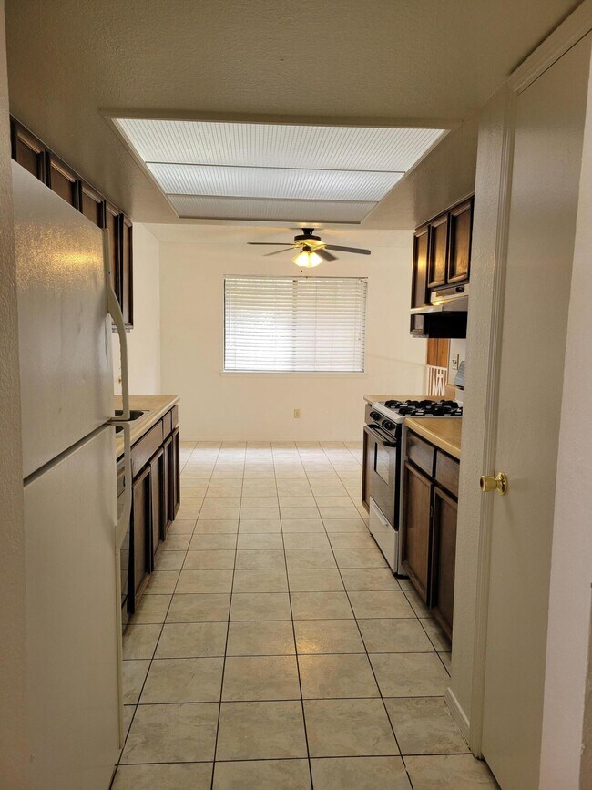 Building Photo - 7716 Iroquois Dr