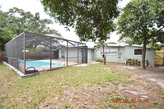 Building Photo - 8720 Flame Vine Ave