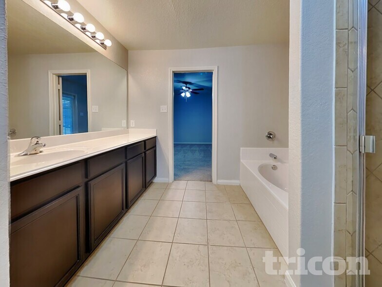 Building Photo - 3414 Summer Mdw