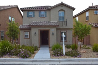 Building Photo - Impeccable Home in a Cul-de-Sac with Great Curb Appeal!