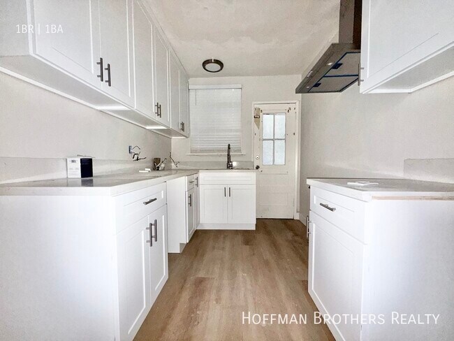 Building Photo - 4147 S Bronson Ave