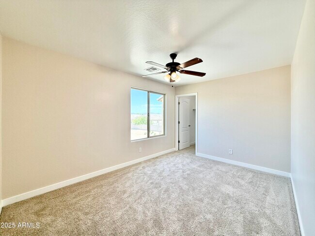Building Photo - 10631 E Sunflower Ln