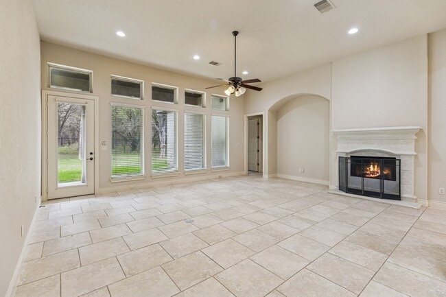 Building Photo - 944 Wilderness Oaks