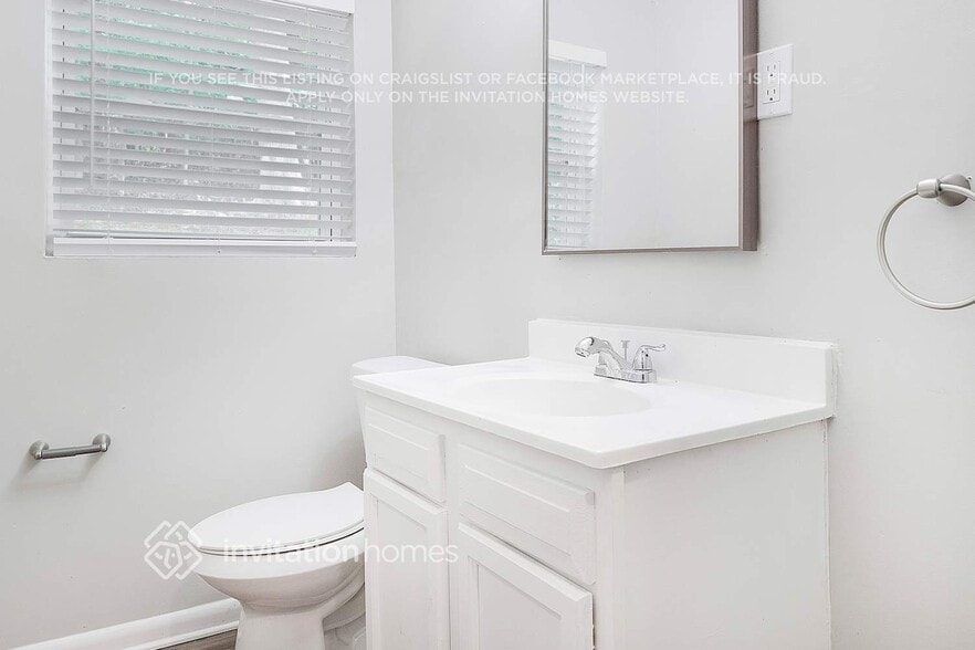 Building Photo - 982 Hutchens Rd SE