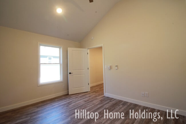 Building Photo - 55 Hilltop Rd