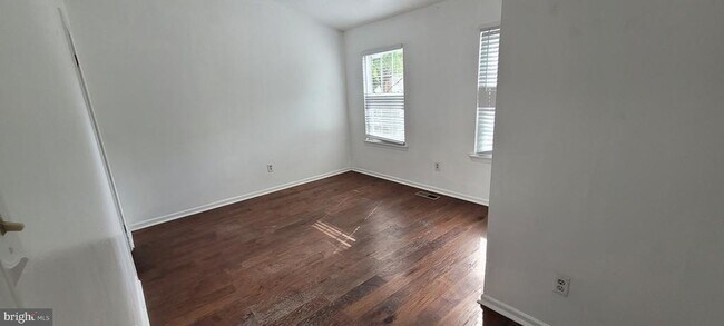 Building Photo - 262 Liberty Dr