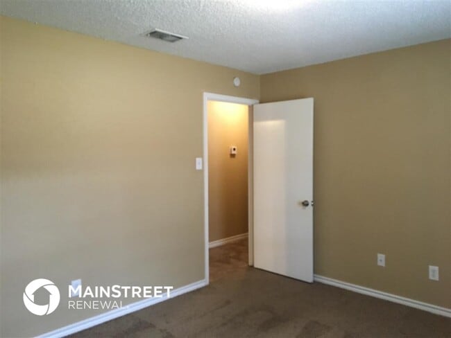 Building Photo - 419 Edmonds Way