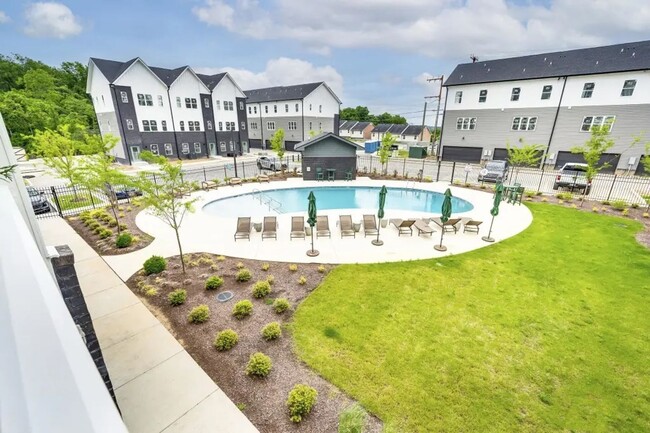 Building Photo - Newer 1 bedroom condo in The Ontario in Na...
