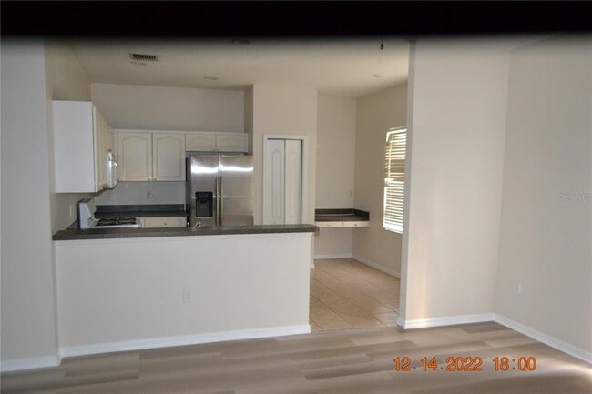 Building Photo - 24902 Vintage Ct