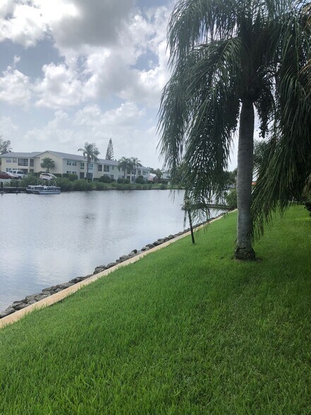 Building Photo - 1825 Cobia Dr