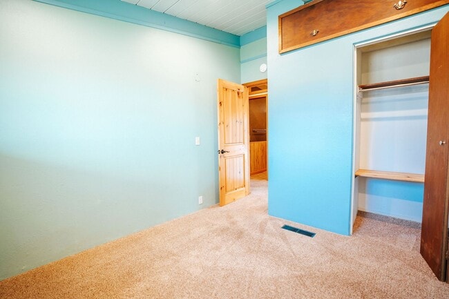 Building Photo - Single Family Home in Mckinleyville!