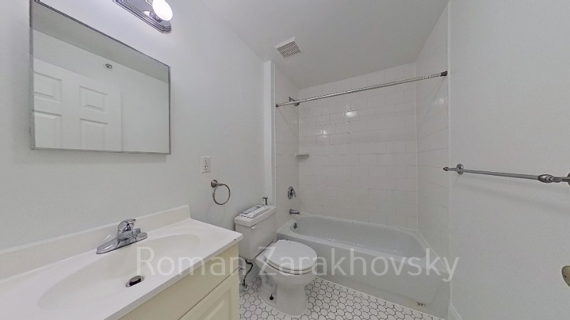 Building Photo - 8 Griggs St