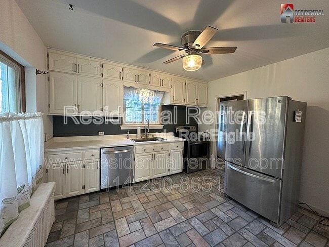 Building Photo - 1320 Wilson Dr