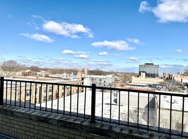 Building Photo - 1215 W Gunnison St