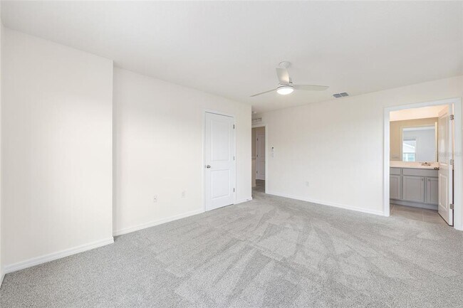 Building Photo - 8247 SW 67th Ave